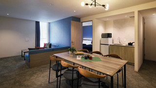 デラックス アパートメント