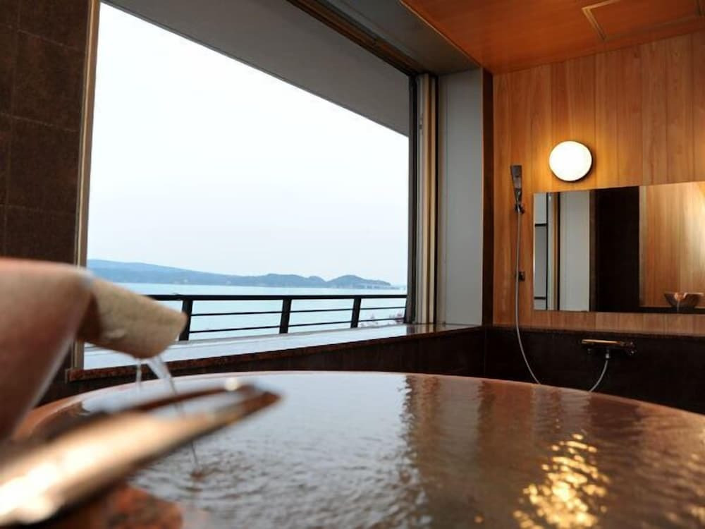 七尾湾の雄大な景色に感動できる宿3933893