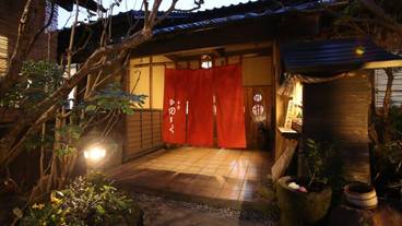 施設の正面 (日没後) / 2