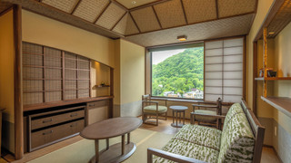 ツイン 36平米 禁煙 / 国道側 / 天然温泉客室風呂付き