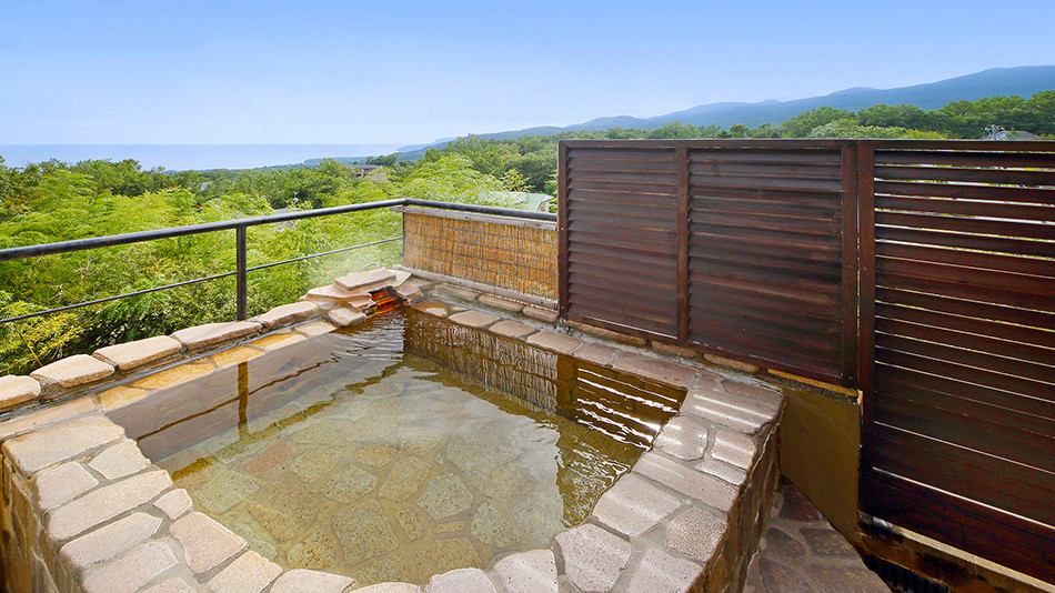 眺めのいい専用露天風呂で日々の疲れを癒やそう3447521