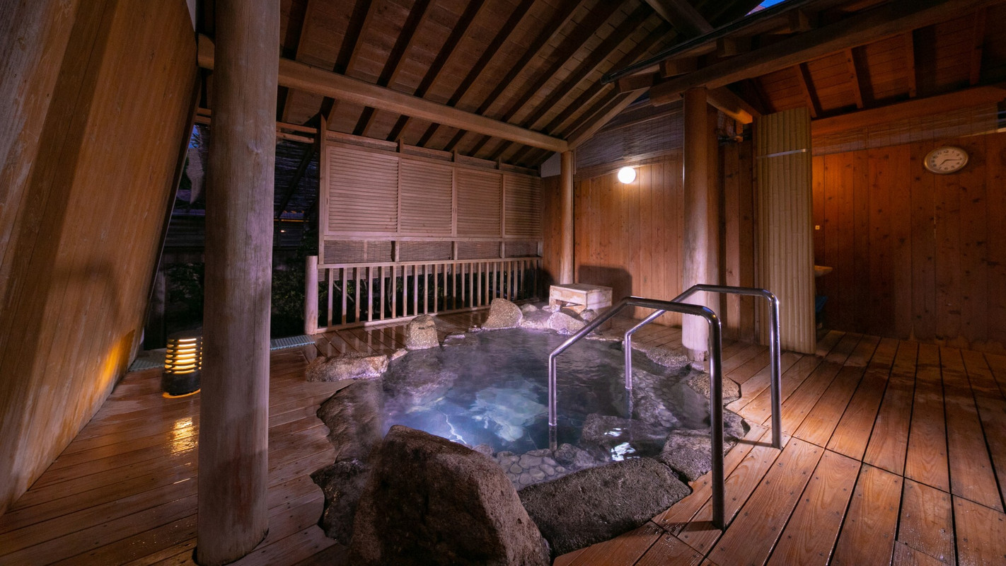 Private open-air bath image
