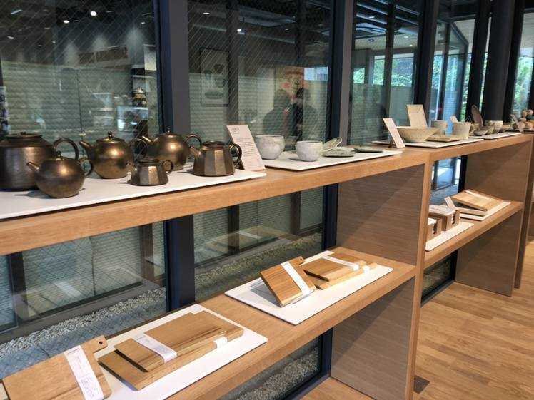 「鹿猿狐ビルヂング」内の雑貨店 / 5