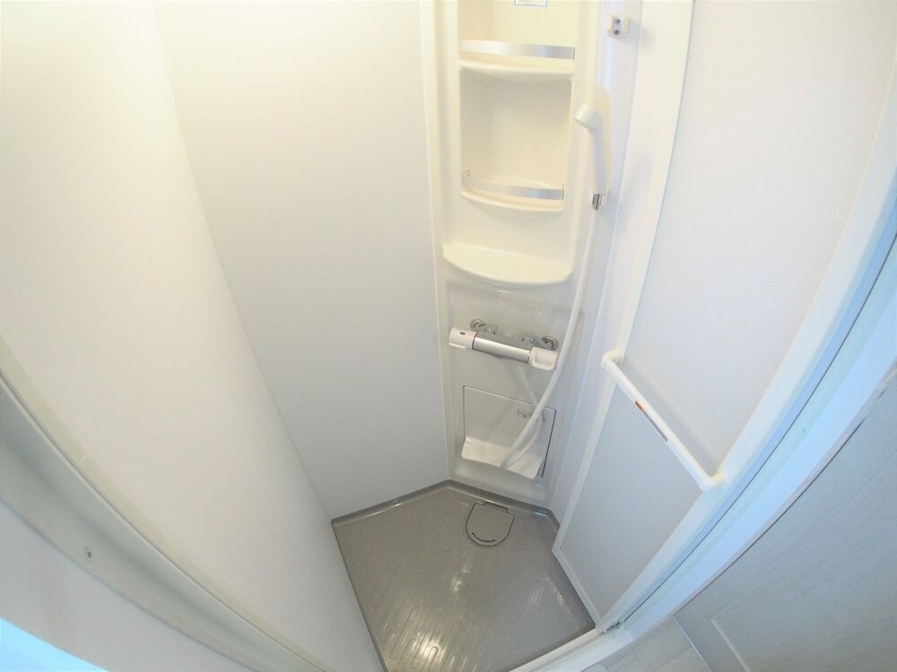 バスルームのシャワー