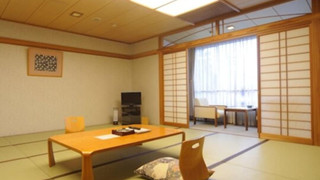 和室　18畳　市街地側