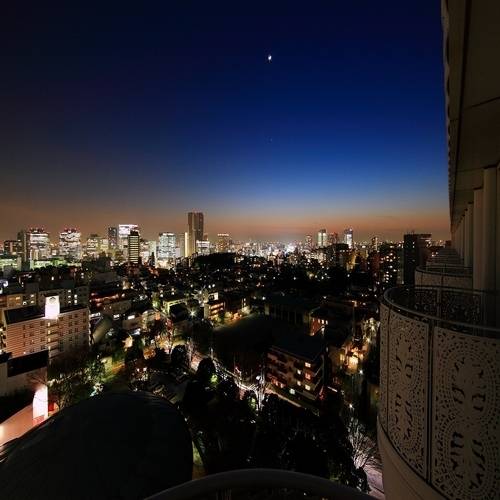 きらめく東京タワー
バルコニーから夜景を一望 / 1