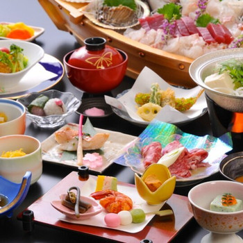 美しい眺望と会席料理をお部屋でぜいたくに独り占めできるお宿2380703