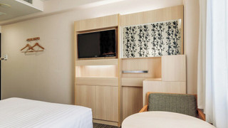 ダブルルーム クイーンベッド 1 台 喫煙可