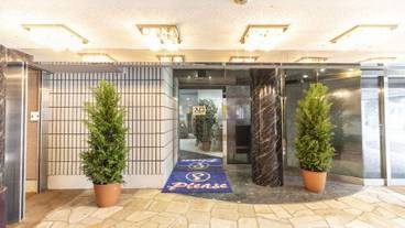 施設の入り口 / 13