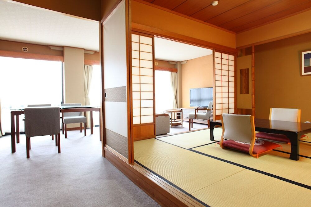 客室は程よくモダンな佇まい3480972