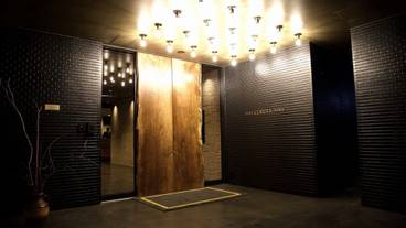 施設の入り口 / 13