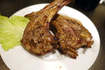 「Bistro ひつじや」料理 902527 ラムチョップはすこし脂っぽい