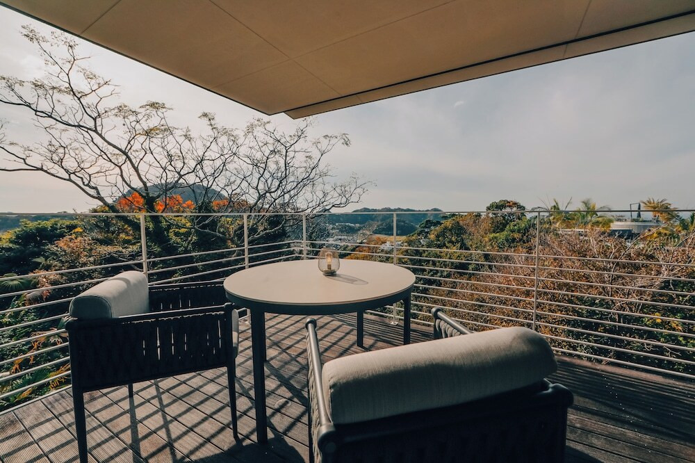 POOL JUNIOR TERRACE／テラス