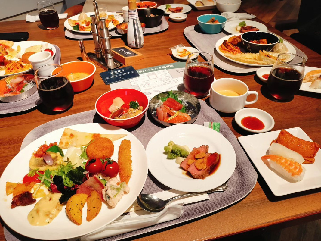 夕食バイキング一例①