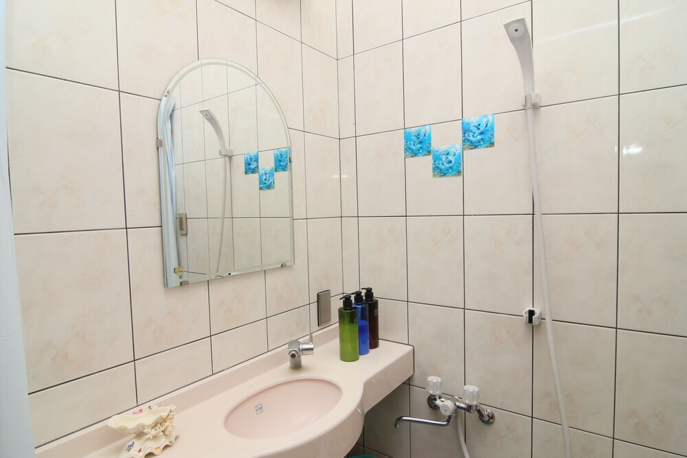 バスルームのシャワー