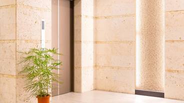 エレベーターホール / 5