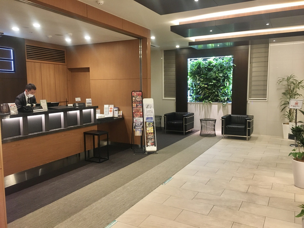 フロント・ロビー