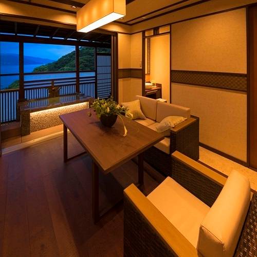 露天風呂付きの部屋で
のんびりリラックス / 2