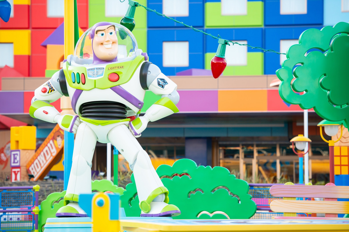 ©Disney/Pixar
TINKERTOY is a trademark of Hasbro and is used with permission.© 2021 Hasbro. All Rights Reserved. Licensed by Hasbro. / 1