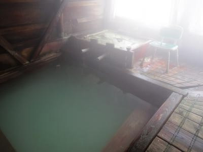 衛生面が微妙な浴室です