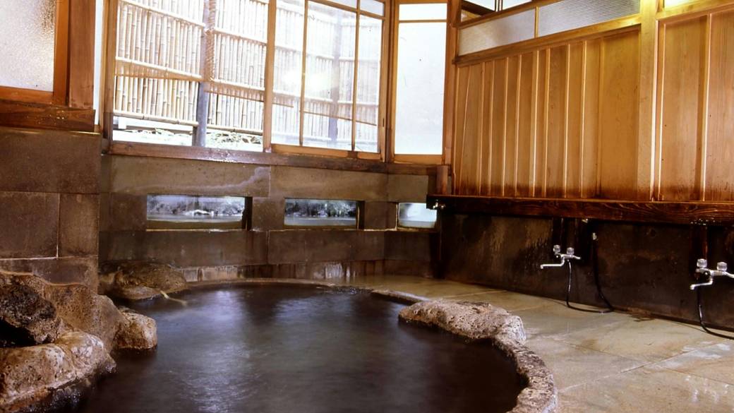 源泉かけ流しの貸切風呂 / 5