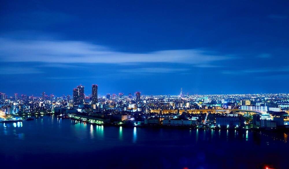 大阪の夜景を見つめる
リラックスタイム / 1