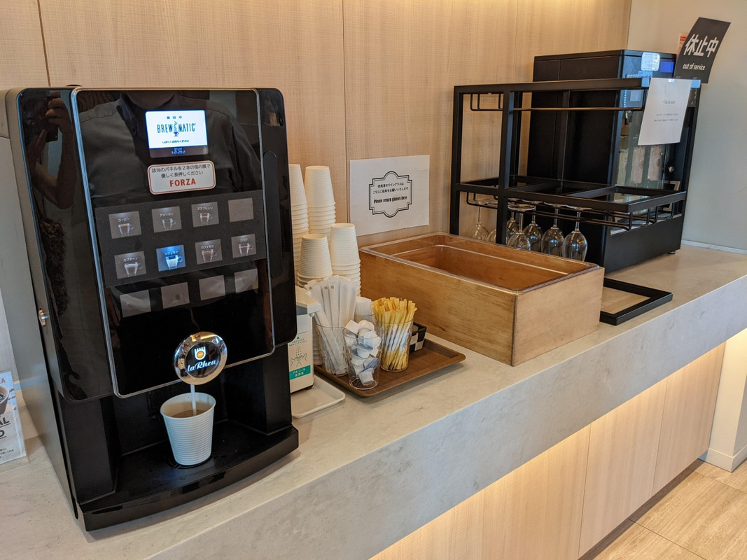 セルフサービスのコーヒーマシン