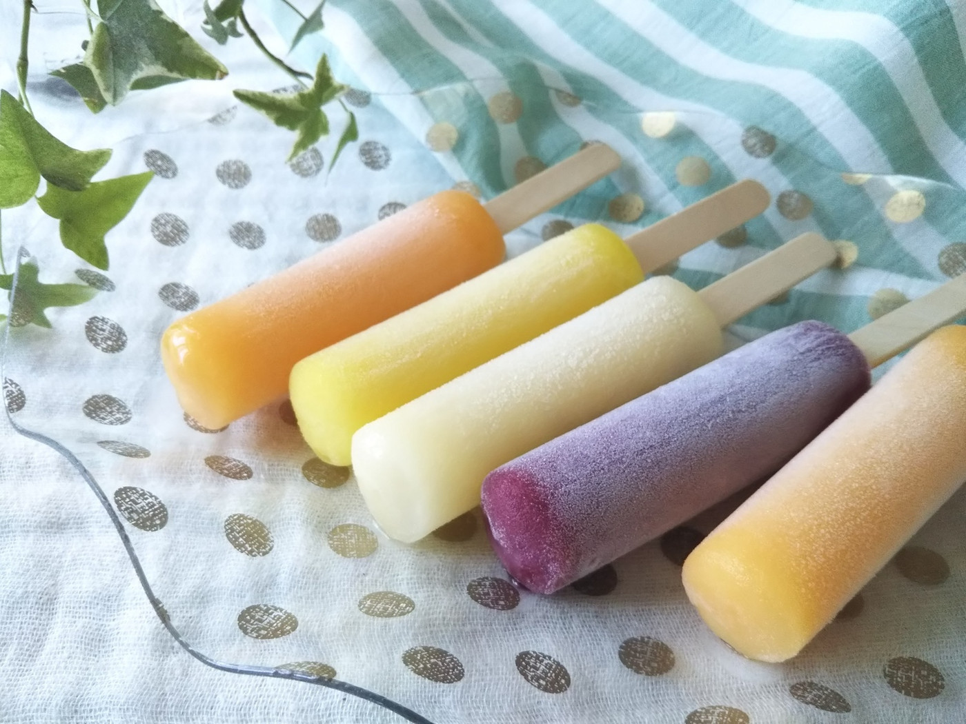 カラフルなアイス(アイスキャンディー)