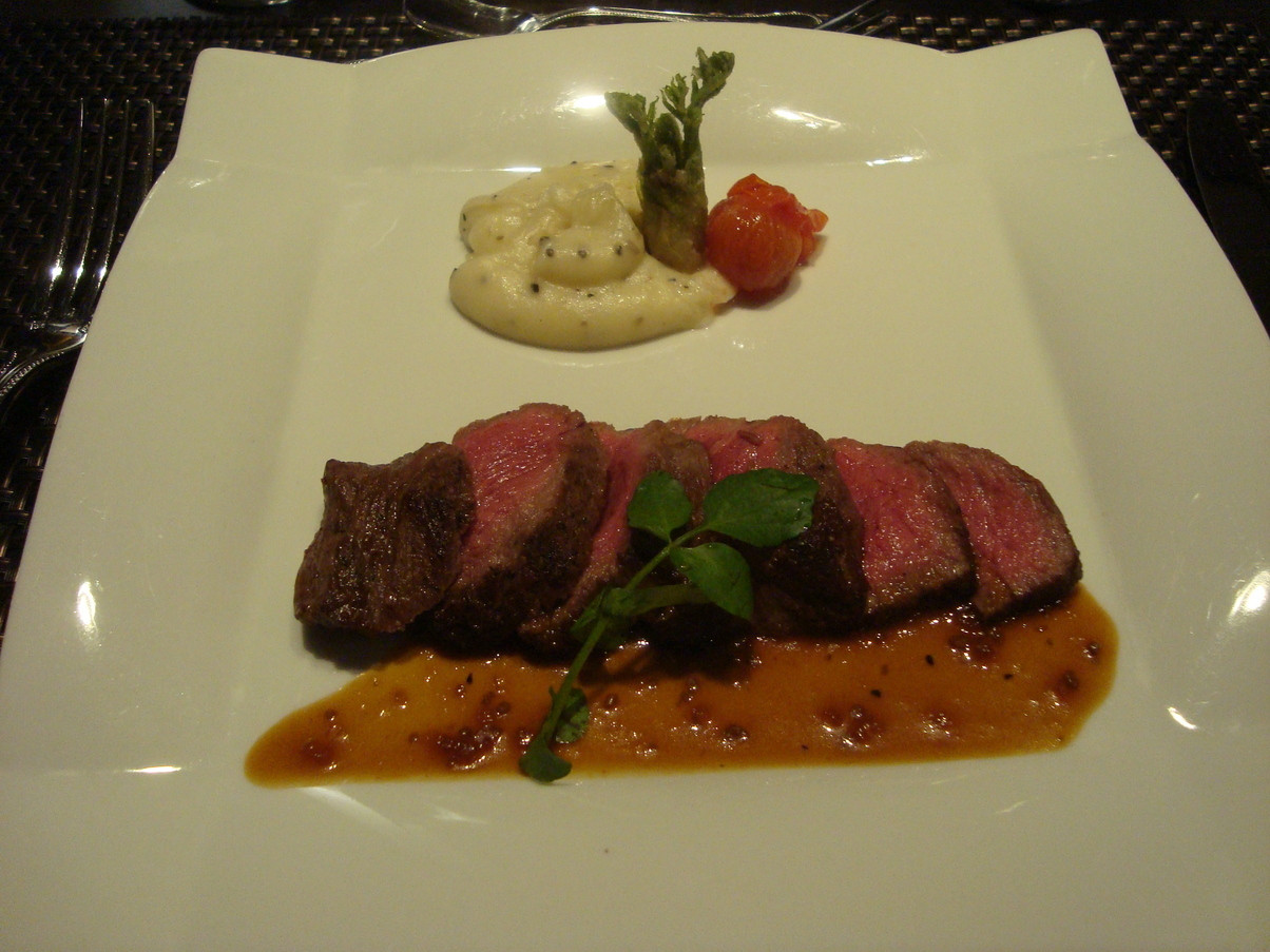 「ホテル談露館」 料理 127823708 肉料理 ワインビーフのランプステーキ