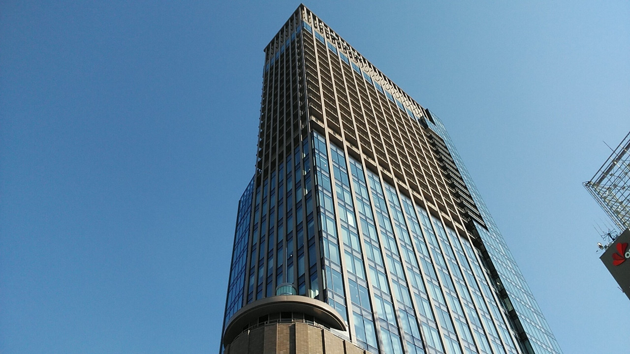 阪急神戸三宮駅の上にあるホテル