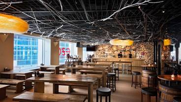 スタイリッシュなパブ「エゾ」 / 5