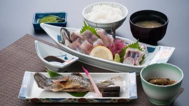 旅館のお食事処 / 23