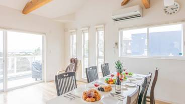 客室内のダイニングエリア / 9