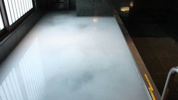 屋内スパ浴槽 / 1