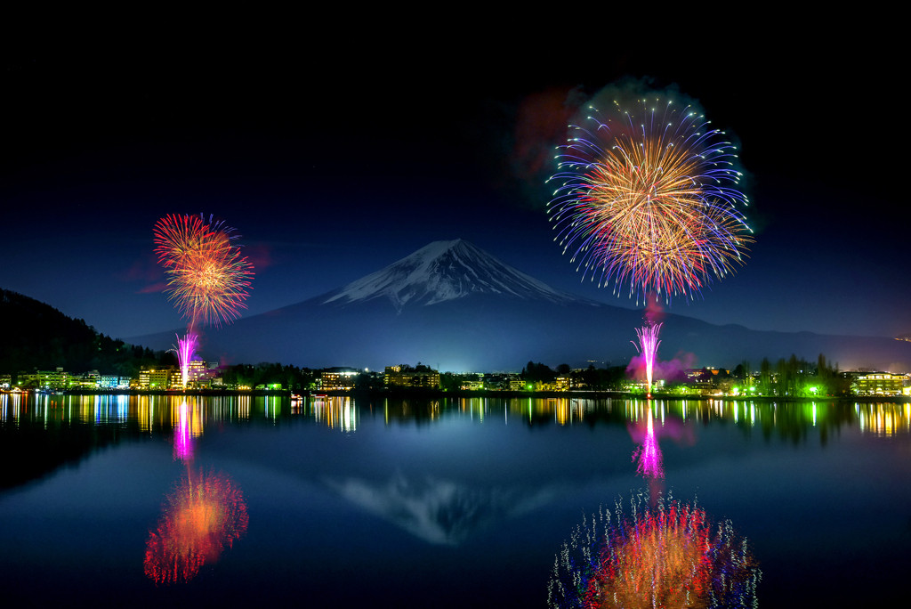 河口湖冬花火