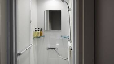 シャワーブース / 12