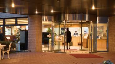 施設の入り口 / 24