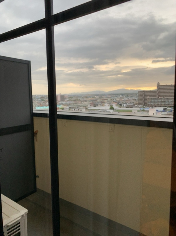 各部屋にベランダ有り