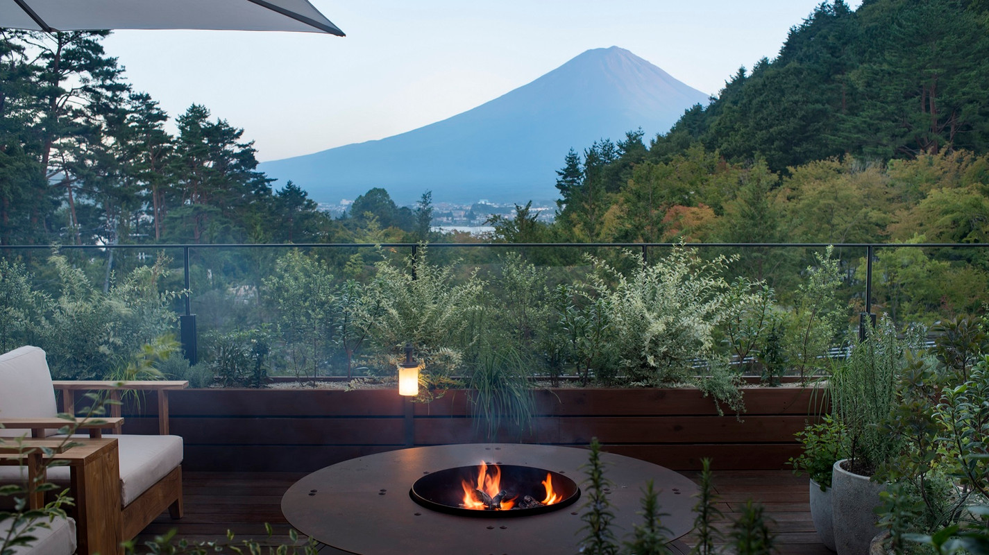 ロビーテラス 焚き火