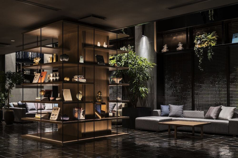 ロビーラウンジ