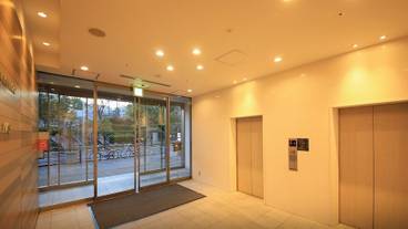 内部エントランス / 2