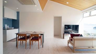 客室内のダイニングエリア / 15