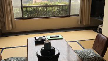 客室内のダイニングエリア / 9