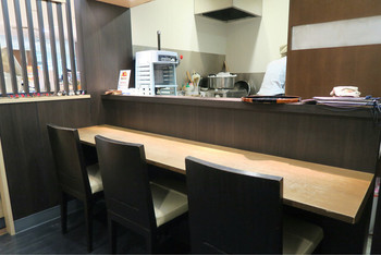 「甘味菓房　丸屋茶寮」内観 1114262 店内カウンター席