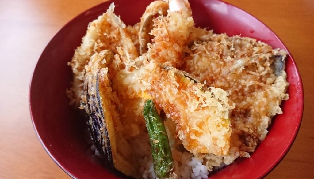 漁協直営「ばんや」で
獲れたて海鮮を頬張る / 4