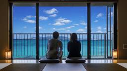 カップルでリラックス沖縄の旅。解放感に満ちた「名嘉真荘」