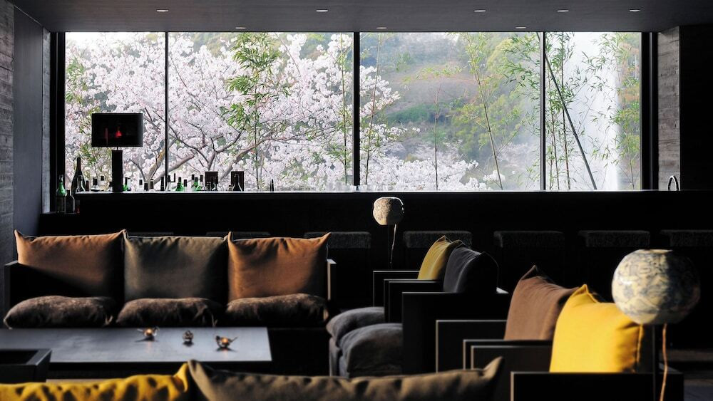 ロビーラウンジ