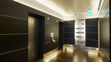 内部エントランス / 2