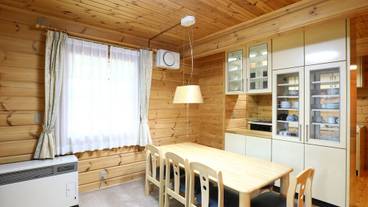 客室内のダイニングエリア / 26