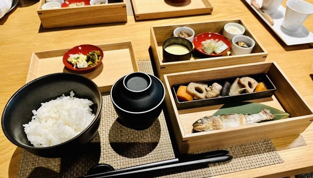 焼き魚を使った朝食例 / 4